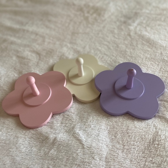Flower Wall Pegs - Picture 2 of 5